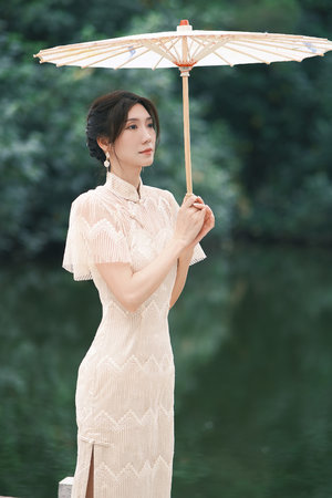 粉红女士1977年