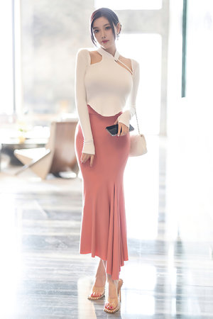 包伟铭的老婆