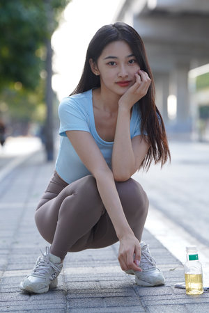 光荣大地剧情介绍