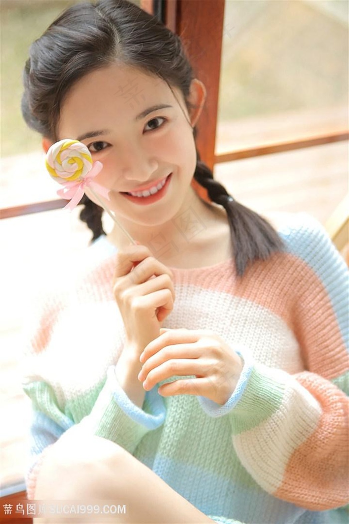 美女所有衣服全部都没有干净